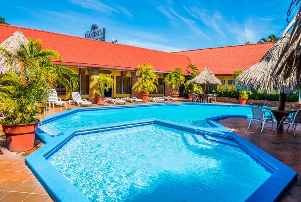 Hotel La Quinta La Ceiba Exterior photo